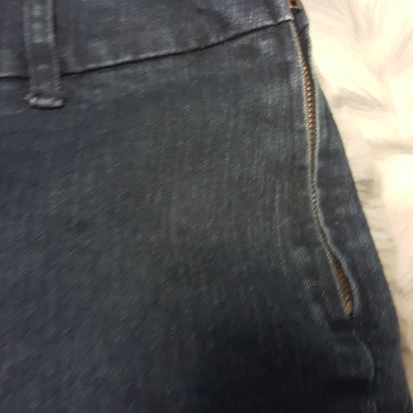 Jean capris with bottom hem zippers - Picture 3 of 4